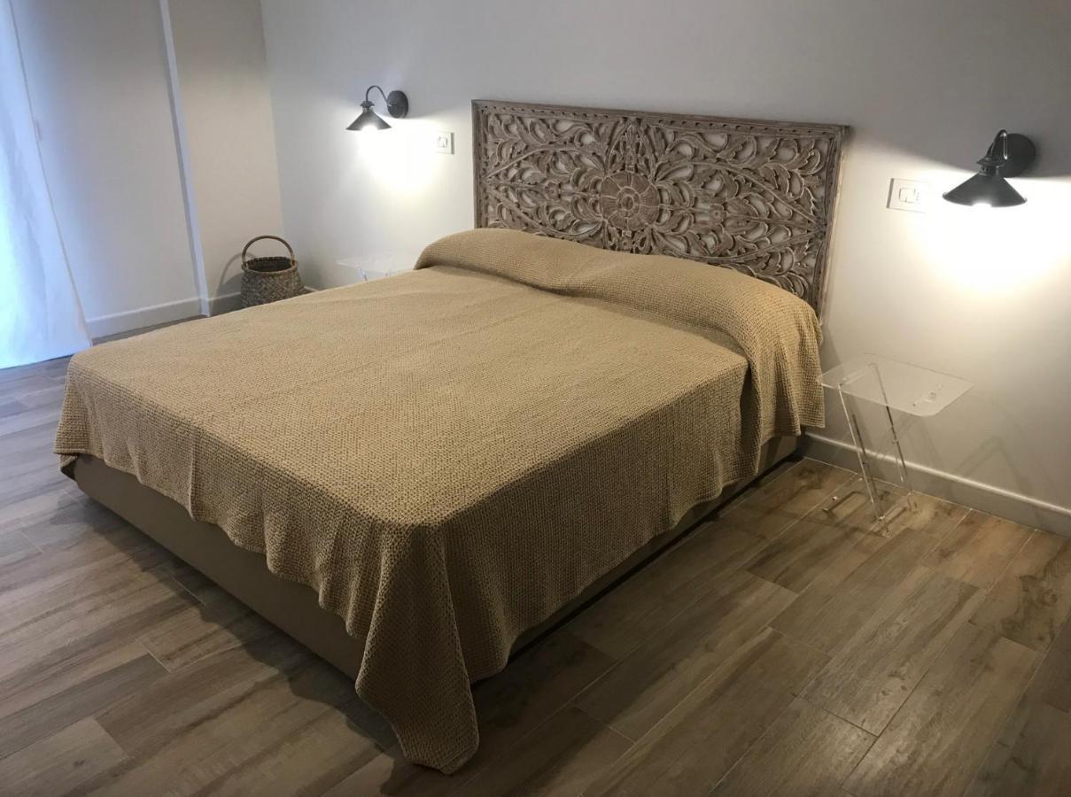 Bellhome 1 - Elegante Appartamento Nel Centro Di Bari Extérieur photo